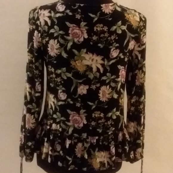 American Eagle Outfitters Black floral long blouse - Picture 2 of 7